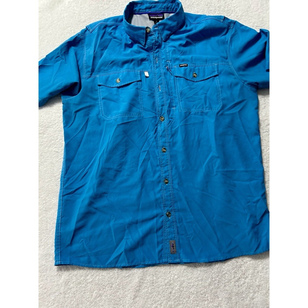 Patagonia Men's Blue Button Short Sleeve Polyester Men's Large Vented Shirt (R2)